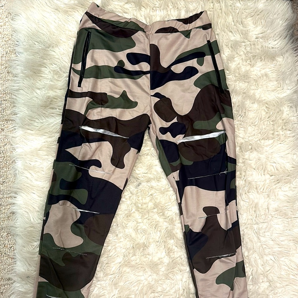 Matching Set - Picture 2 of 7